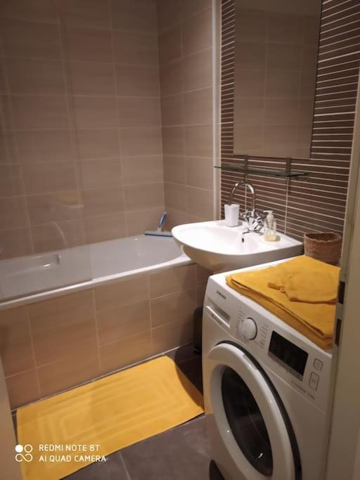 Bel Appartement Dans Centre Historique 아비뇽 외부 사진